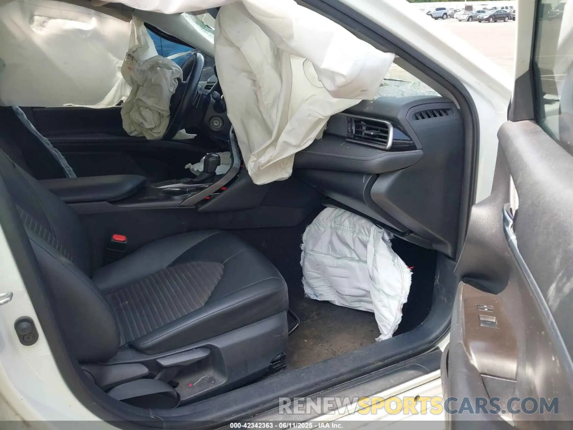 5 Photograph of a damaged car 4T1G11AK0NU054329 TOYOTA CAMRY 2022