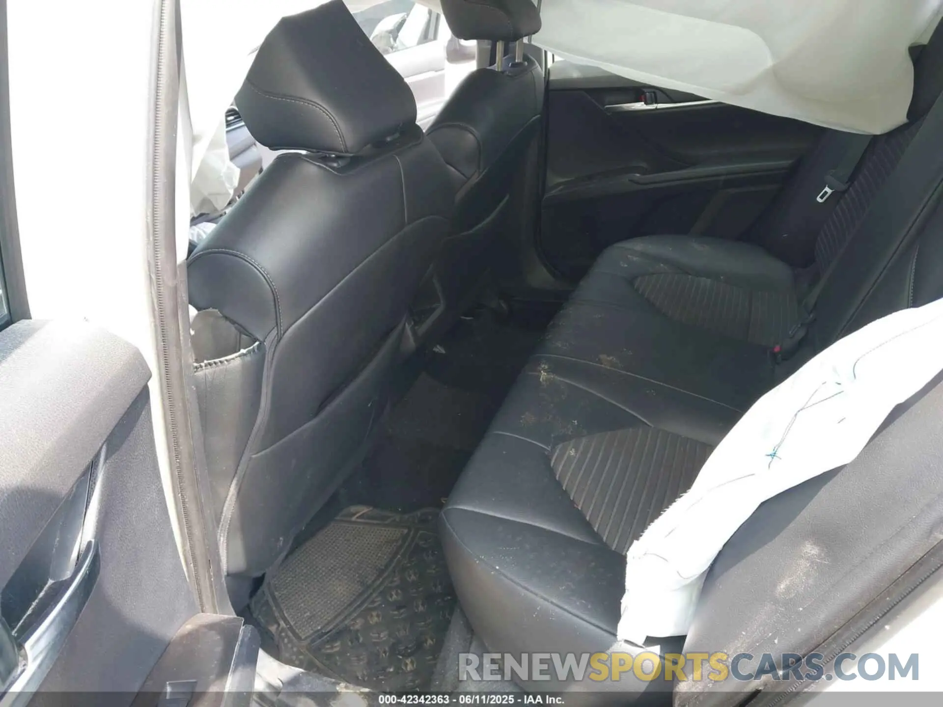 8 Photograph of a damaged car 4T1G11AK0NU054329 TOYOTA CAMRY 2022