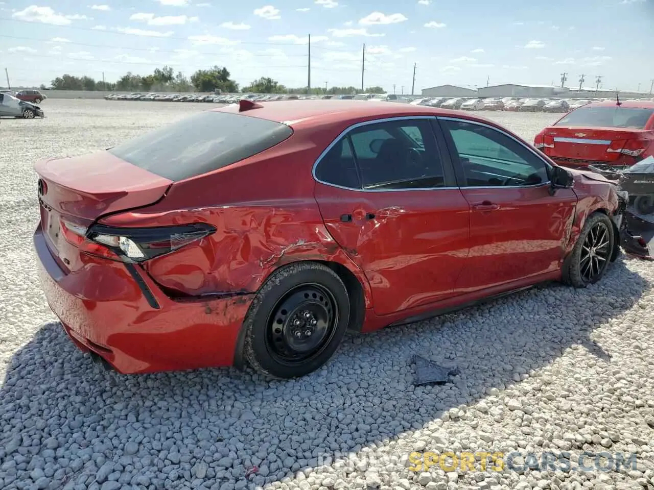 3 Фотография поврежденного автомобиля 4T1G11AK0NU068246 TOYOTA CAMRY 2022