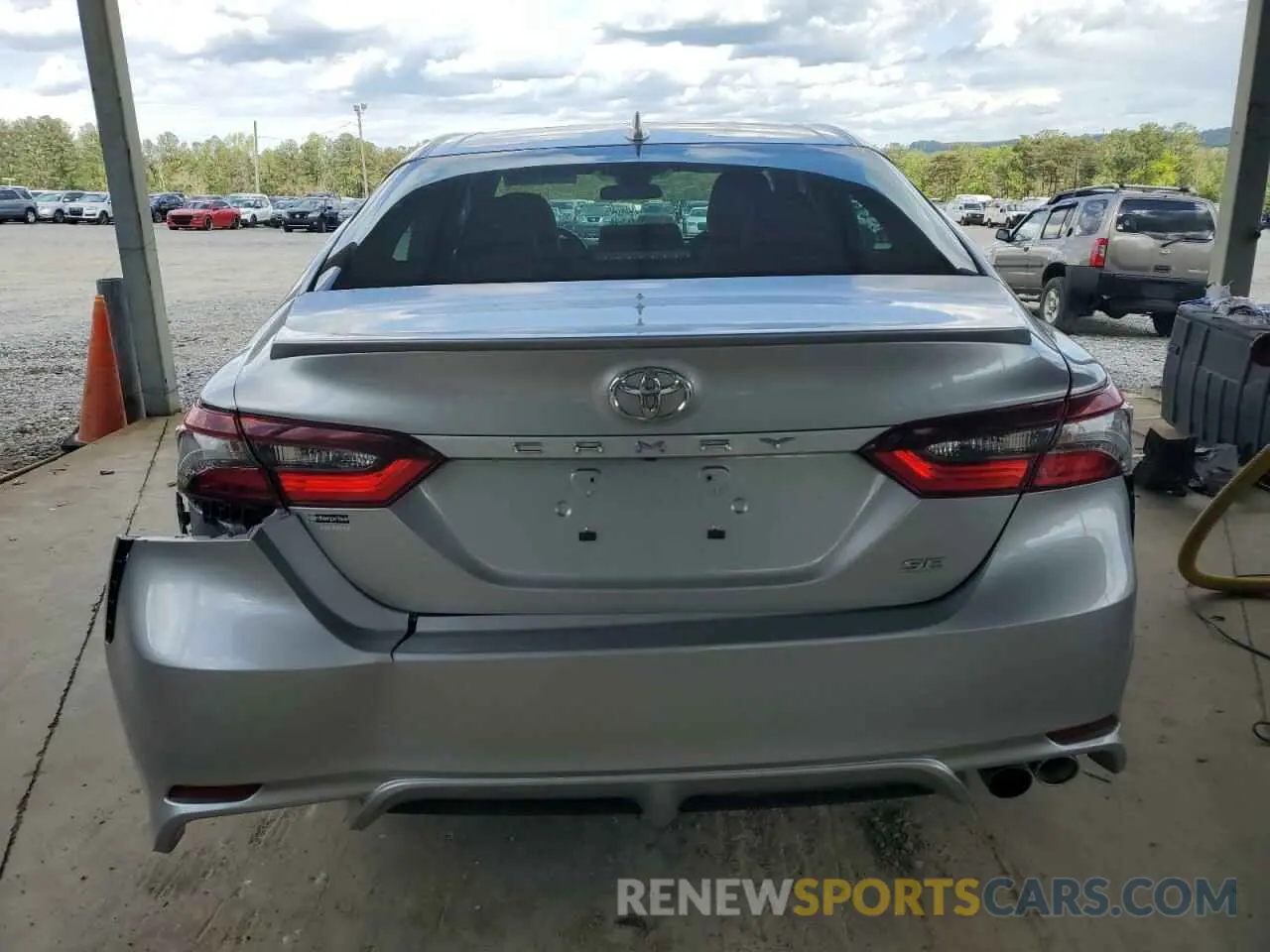 6 Photograph of a damaged car 4T1G11AK0NU696596 TOYOTA CAMRY 2022