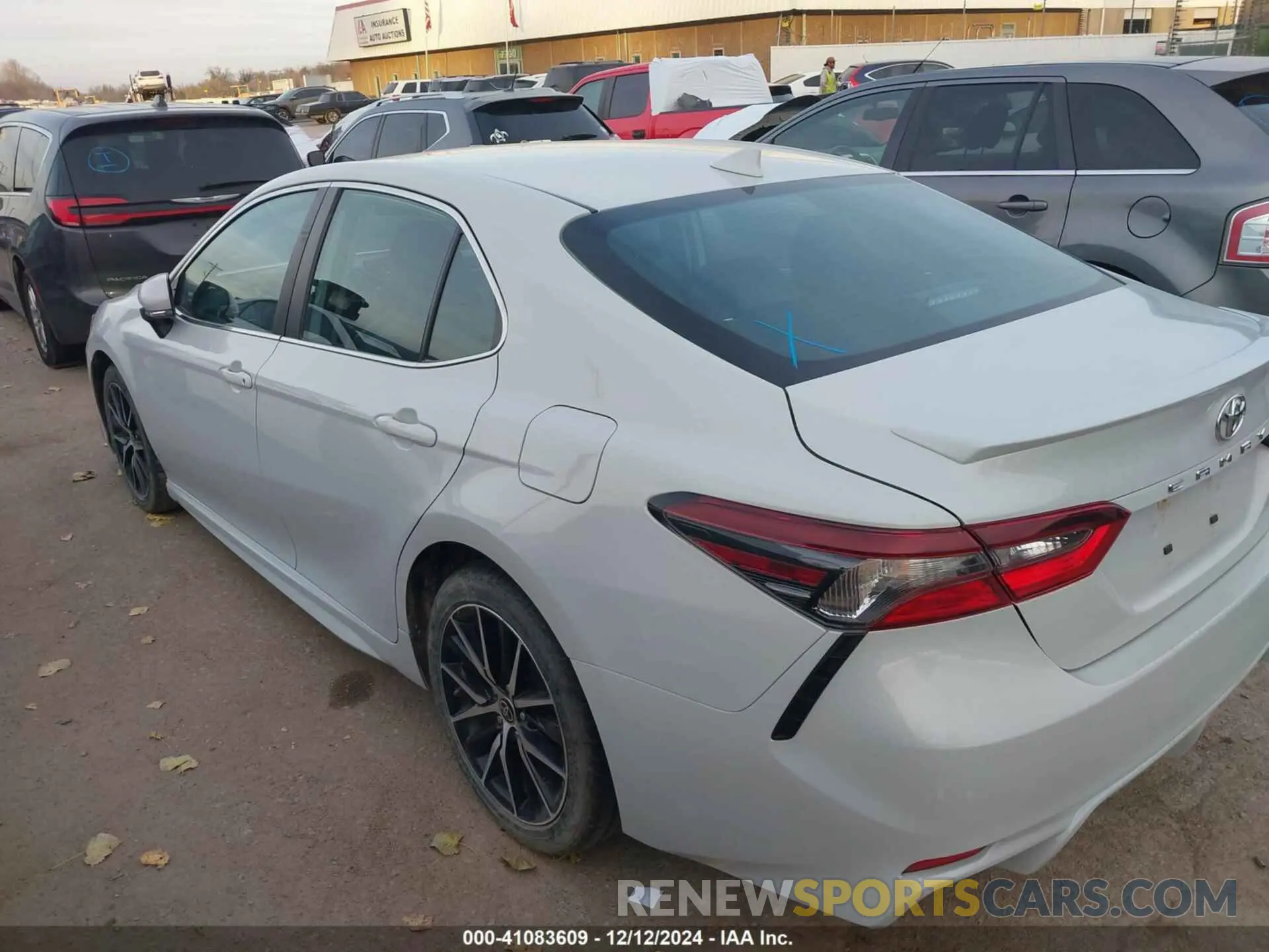 3 Фотография поврежденного автомобиля 4T1G11AK1NU064433 TOYOTA CAMRY 2022
