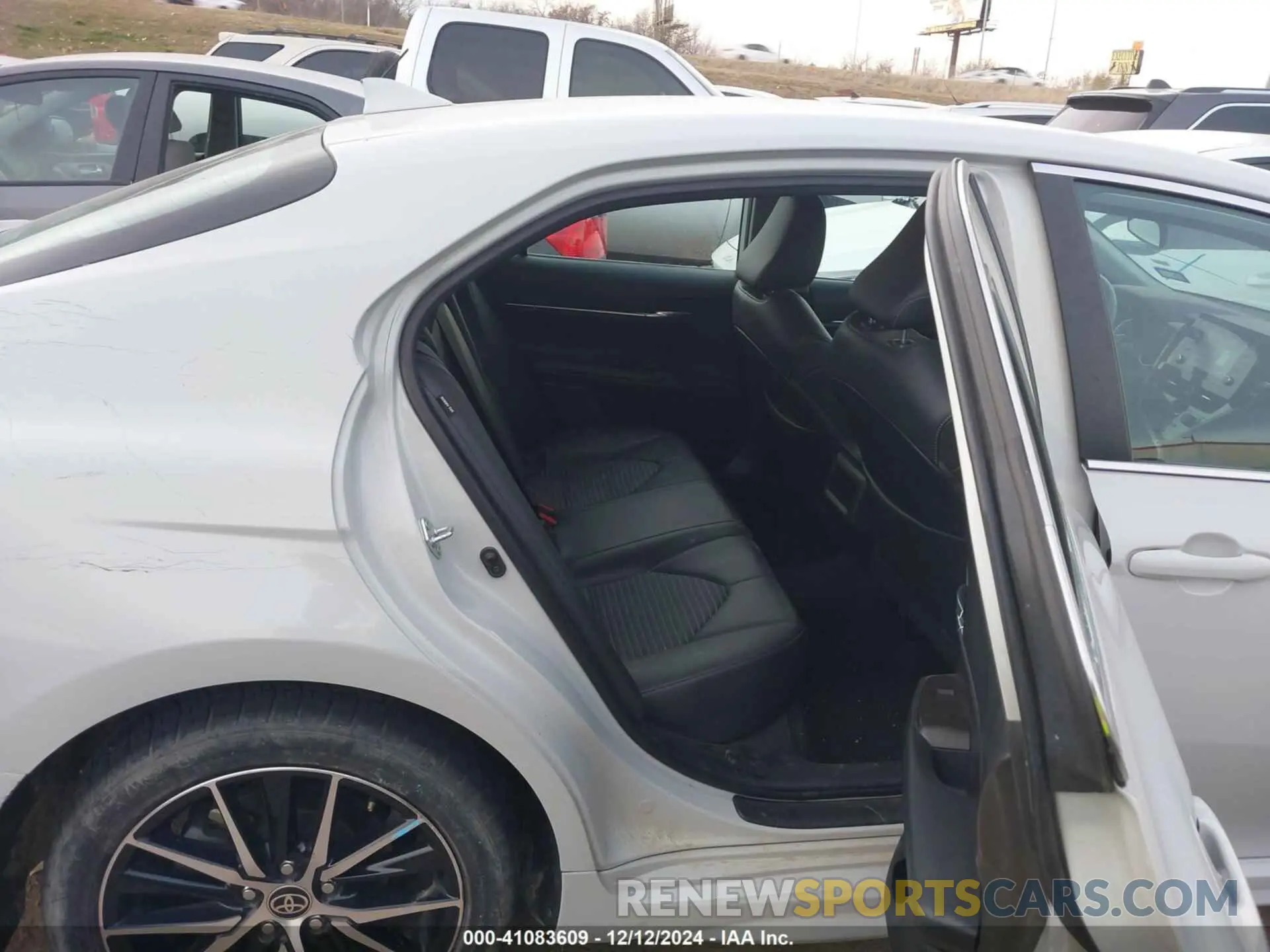 8 Фотография поврежденного автомобиля 4T1G11AK1NU064433 TOYOTA CAMRY 2022
