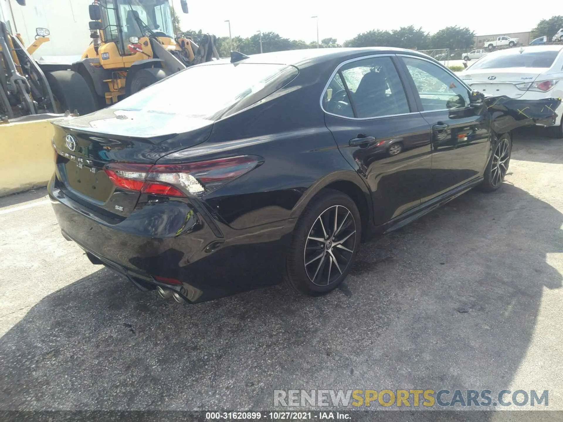 4 Photograph of a damaged car 4T1G11AK1NU622684 TOYOTA CAMRY 2022