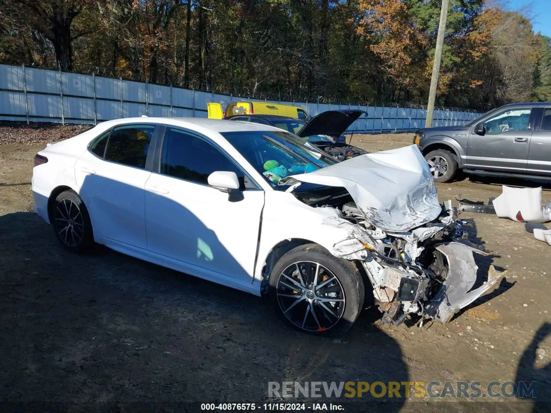 1 Photograph of a damaged car 4T1G11AK1NU639694 TOYOTA CAMRY 2022