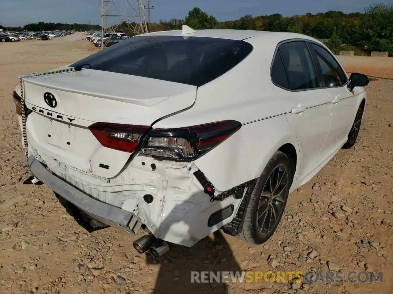4 Photograph of a damaged car 4T1G11AK1NU645334 TOYOTA CAMRY 2022