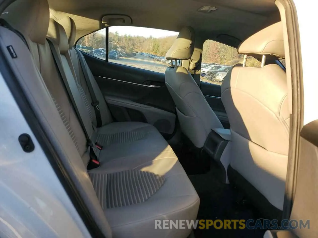 10 Фотография поврежденного автомобиля 4T1G11AK1NU692153 TOYOTA CAMRY 2022