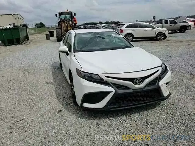11 Photograph of a damaged car 4T1G11AK2NU001082 TOYOTA CAMRY 2022