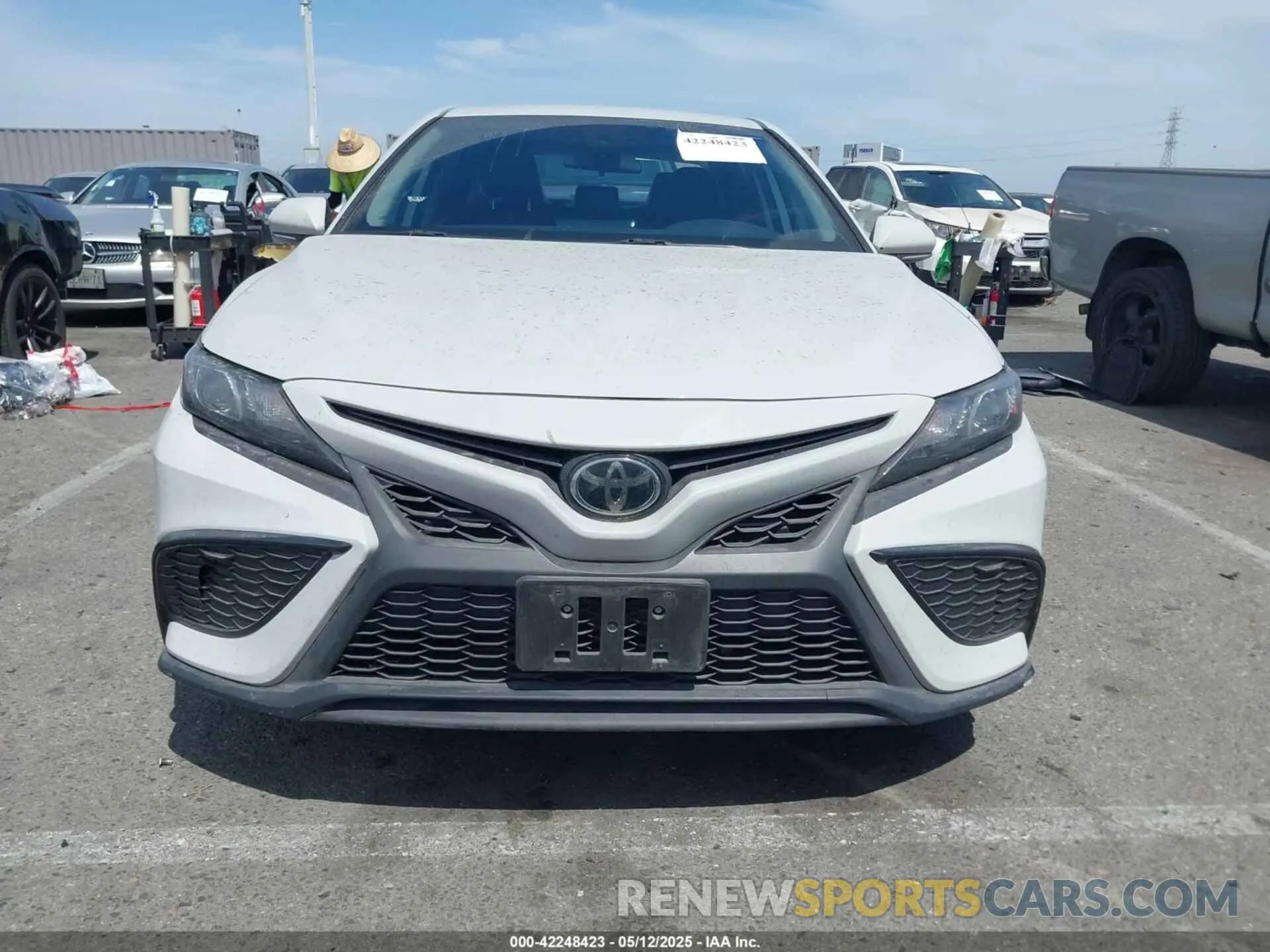 12 Photograph of a damaged car 4T1G11AK2NU035085 TOYOTA CAMRY 2022