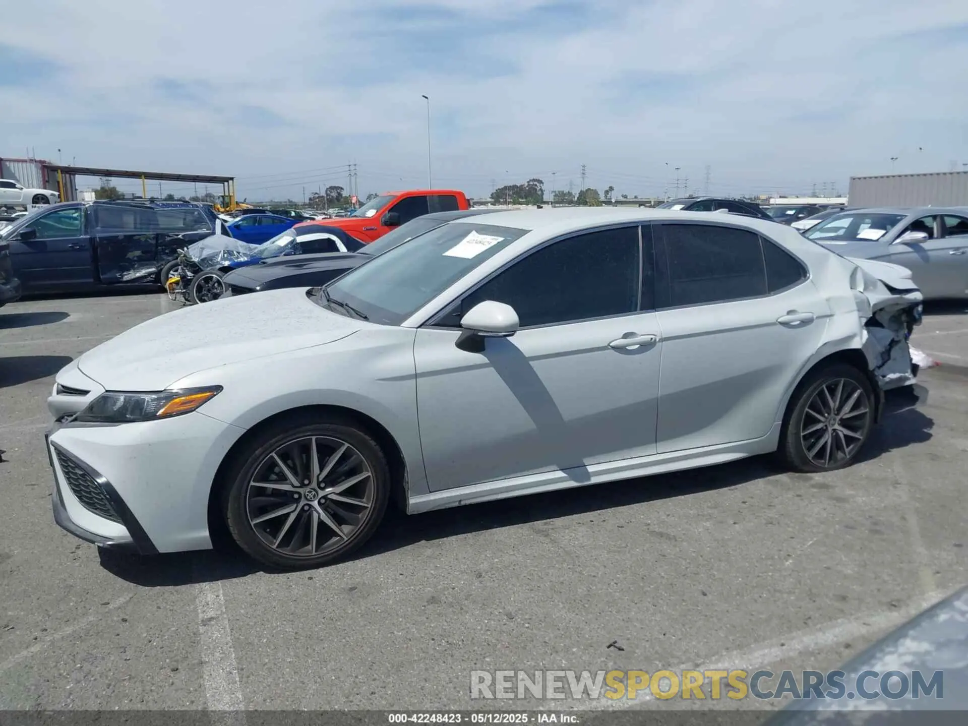 14 Photograph of a damaged car 4T1G11AK2NU035085 TOYOTA CAMRY 2022