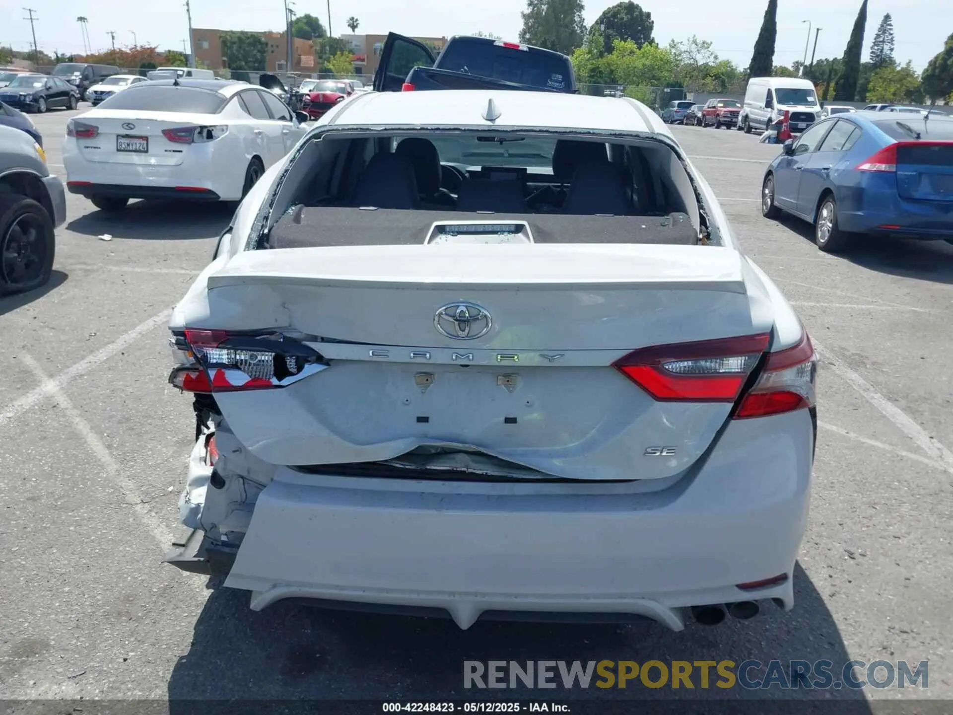 17 Photograph of a damaged car 4T1G11AK2NU035085 TOYOTA CAMRY 2022