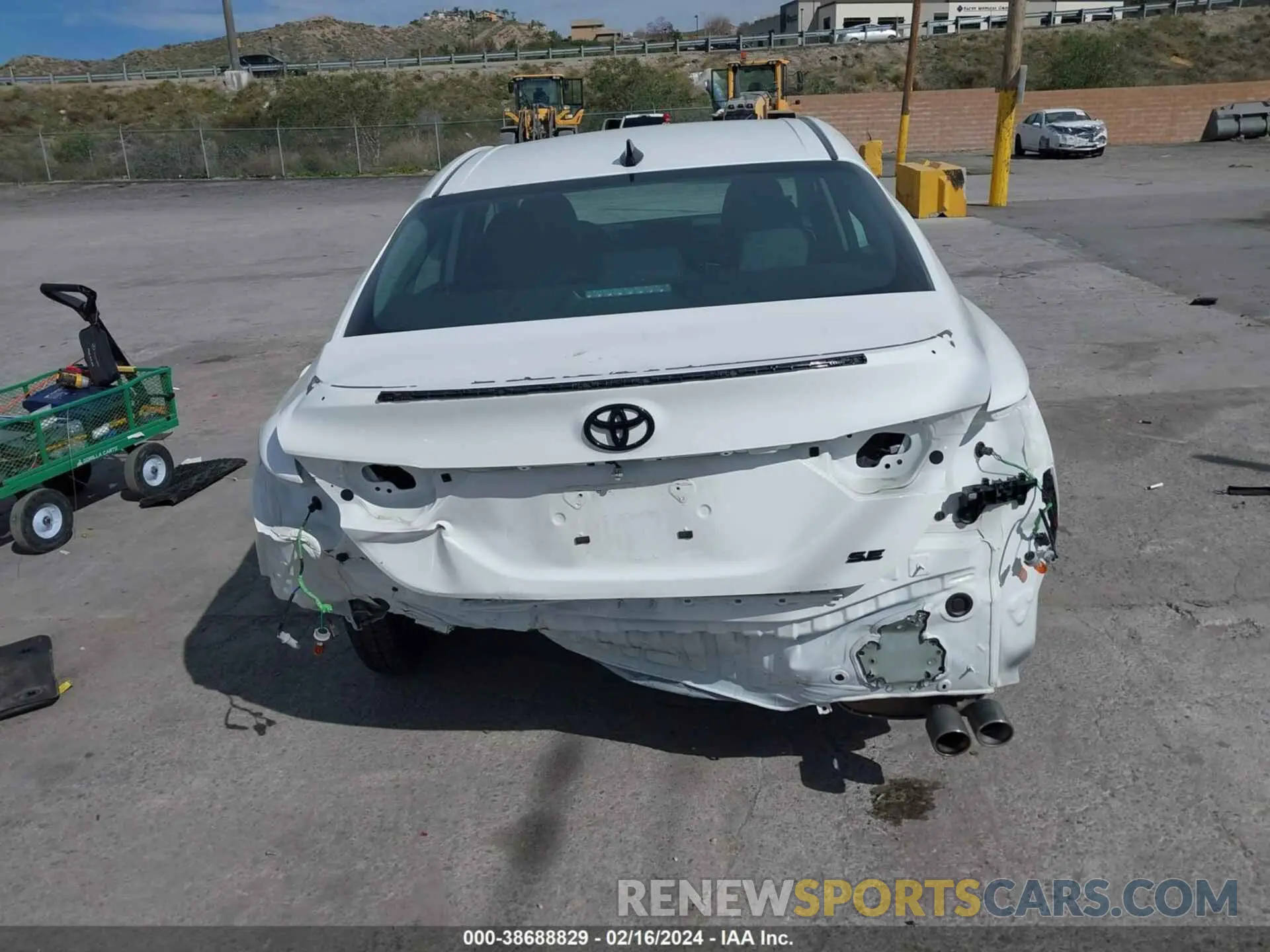 17 Photograph of a damaged car 4T1G11AK2NU044854 TOYOTA CAMRY 2022