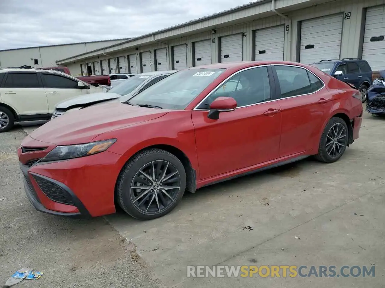 1 Фотография поврежденного автомобиля 4T1G11AK2NU070290 TOYOTA CAMRY 2022