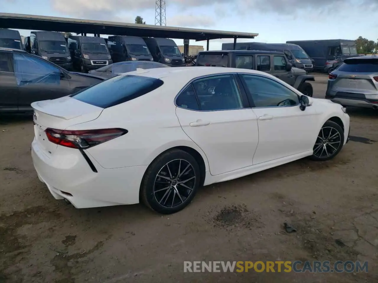 3 Photograph of a damaged car 4T1G11AK2NU626968 TOYOTA CAMRY 2022