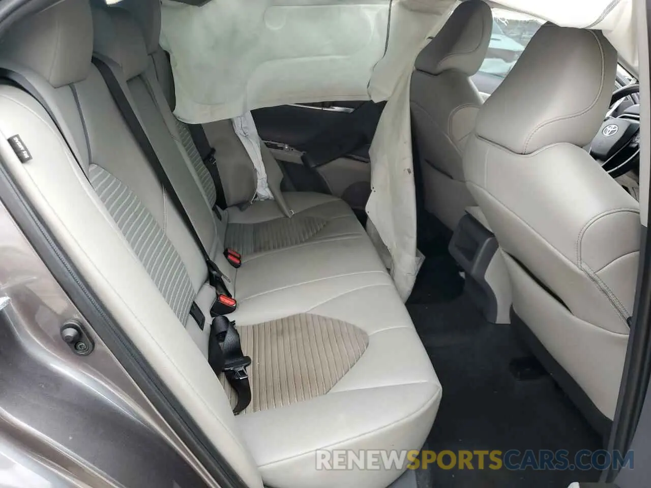 10 Photograph of a damaged car 4T1G11AK2NU631457 TOYOTA CAMRY 2022