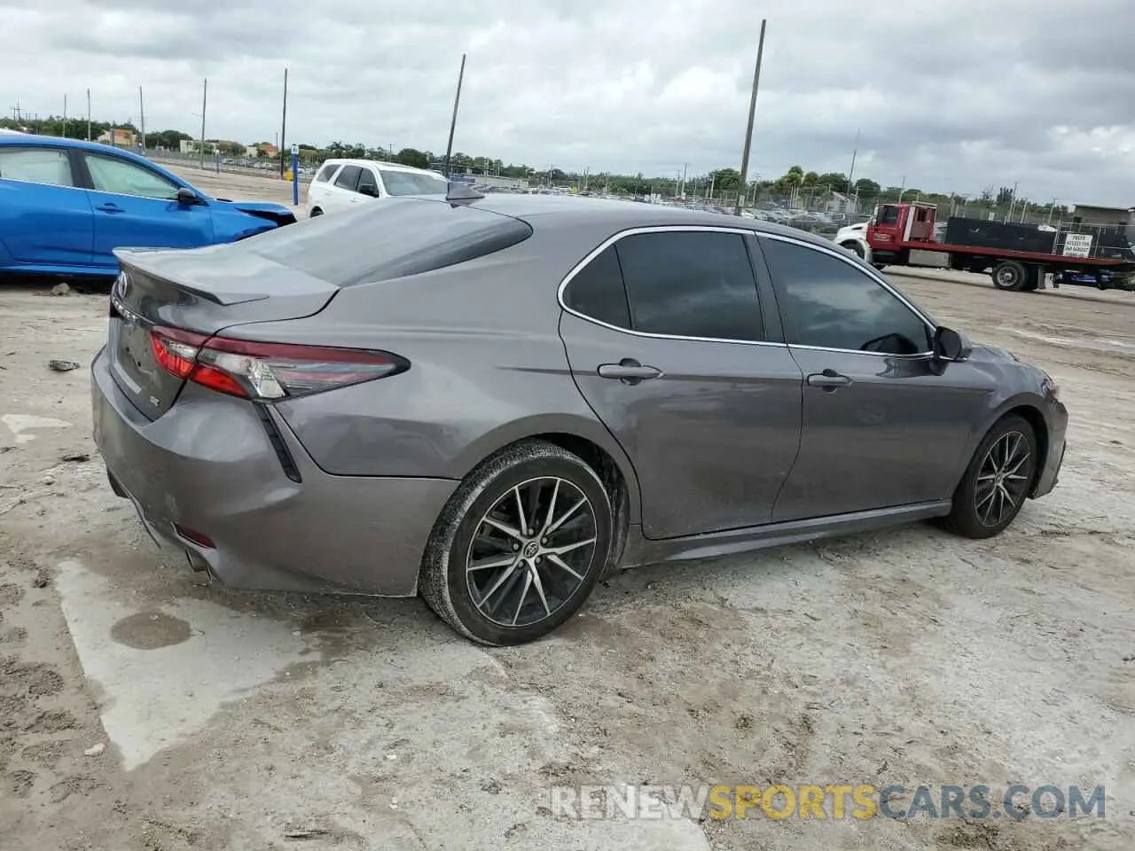3 Photograph of a damaged car 4T1G11AK2NU631457 TOYOTA CAMRY 2022