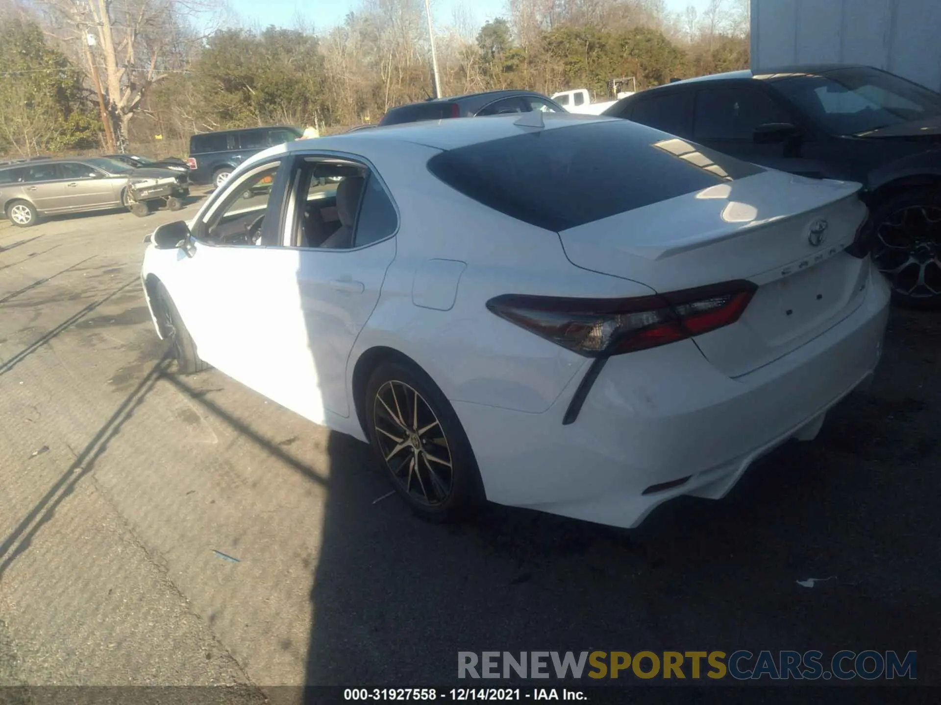 3 Photograph of a damaged car 4T1G11AK2NU638781 TOYOTA CAMRY 2022