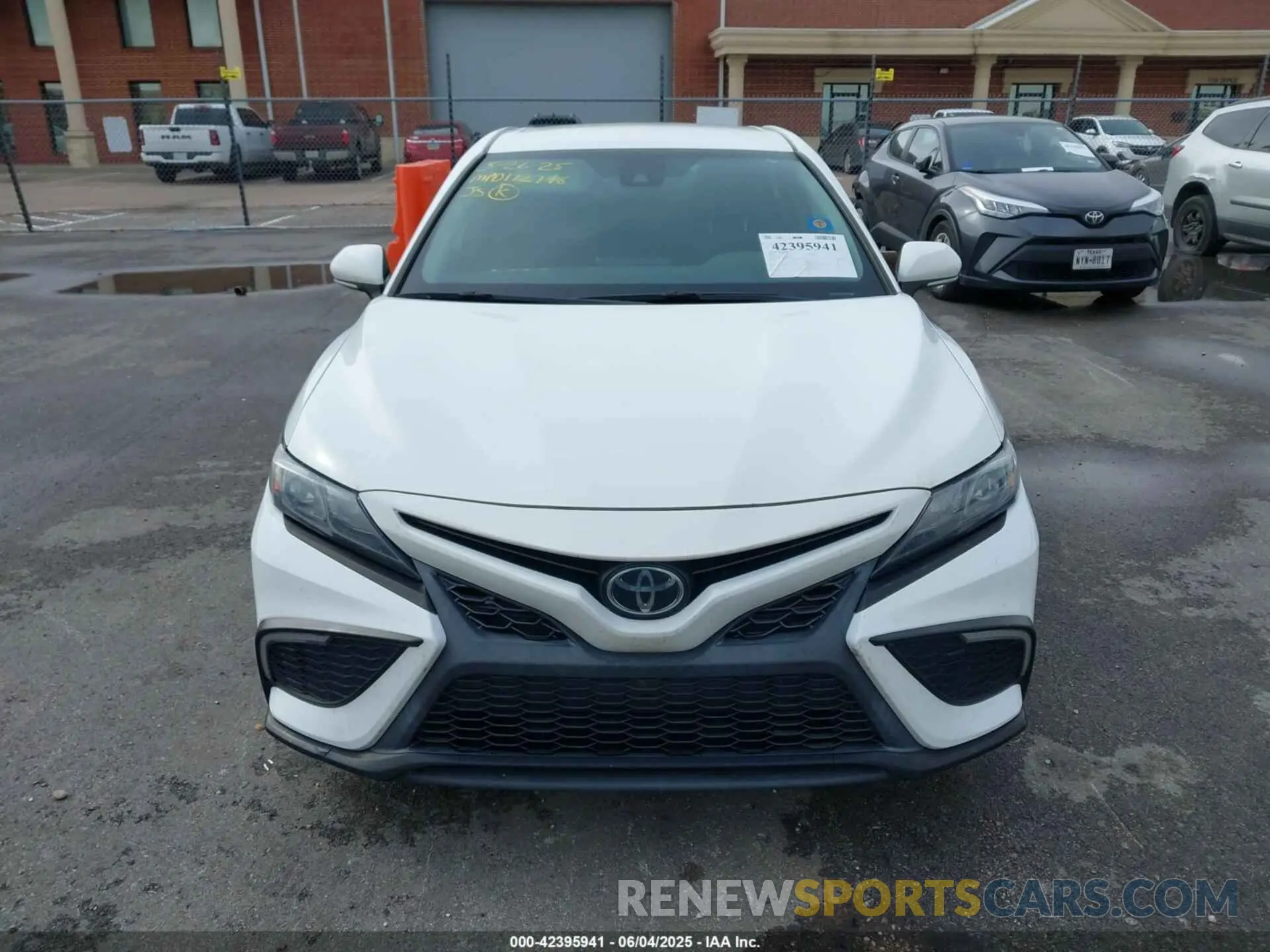 12 Фотография поврежденного автомобиля 4T1G11AK2NU647254 TOYOTA CAMRY 2022