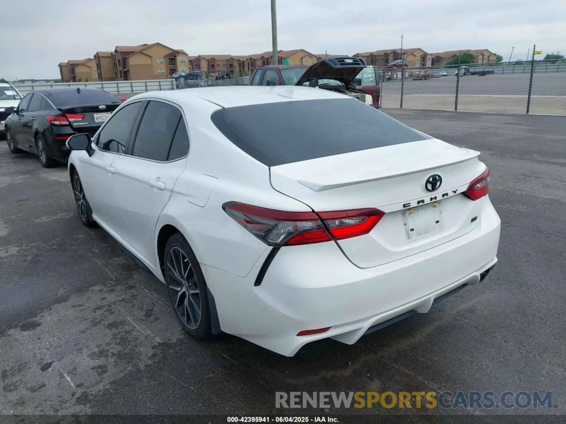 3 Фотография поврежденного автомобиля 4T1G11AK2NU647254 TOYOTA CAMRY 2022