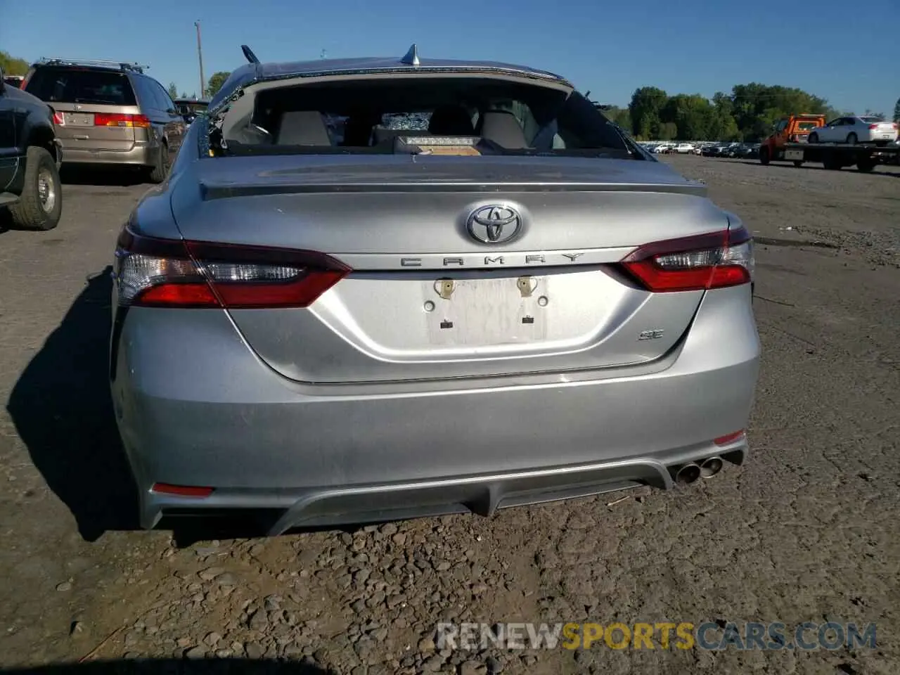 6 Photograph of a damaged car 4T1G11AK2NU662837 TOYOTA CAMRY 2022