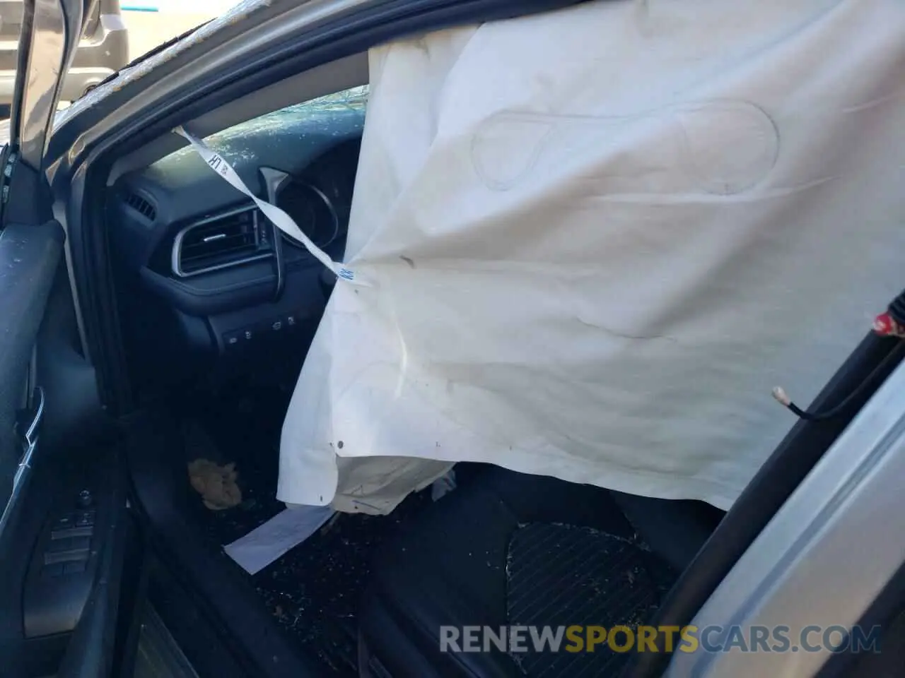 8 Photograph of a damaged car 4T1G11AK2NU662837 TOYOTA CAMRY 2022