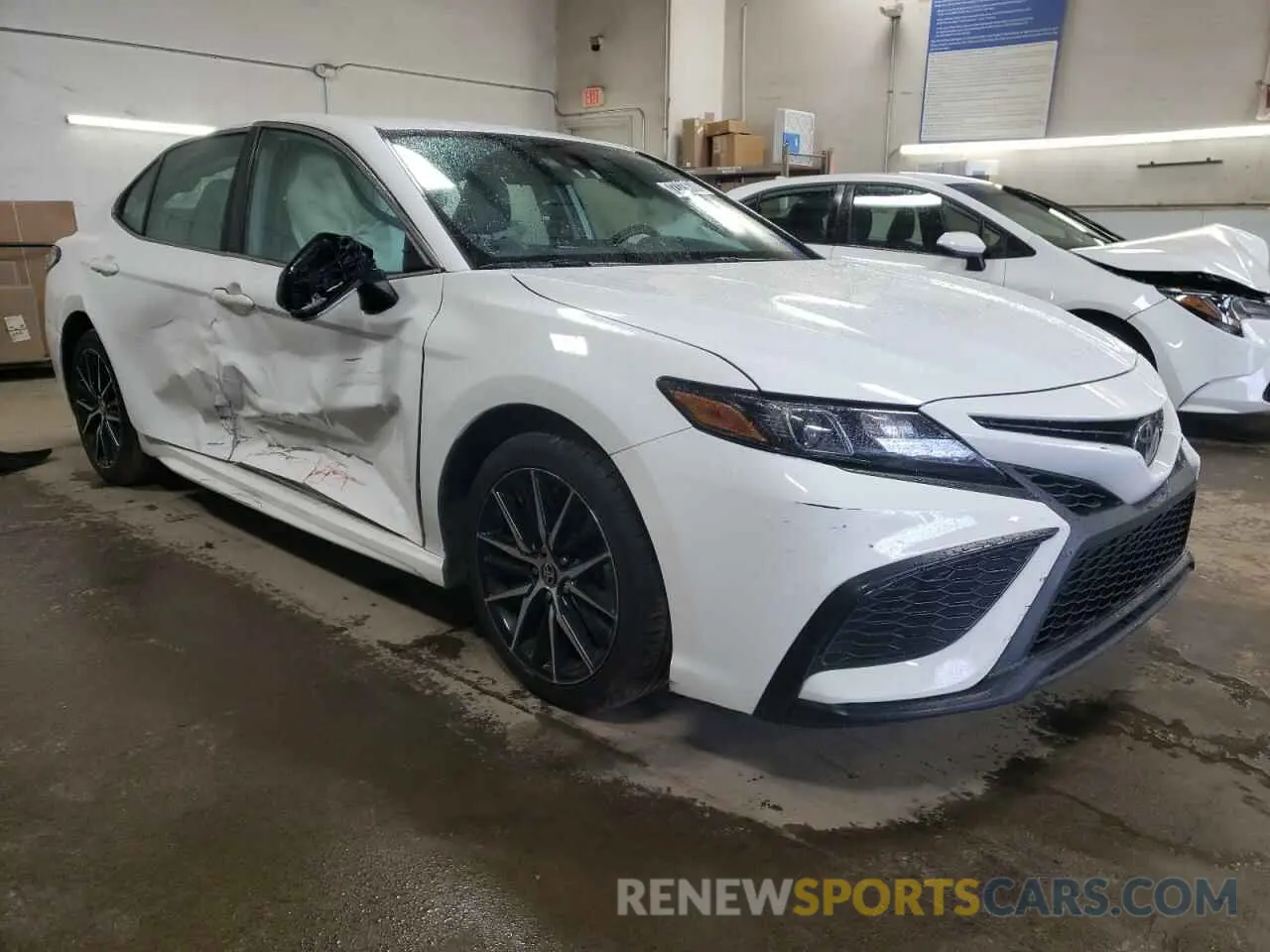 4 Photograph of a damaged car 4T1G11AK2NU662854 TOYOTA CAMRY 2022