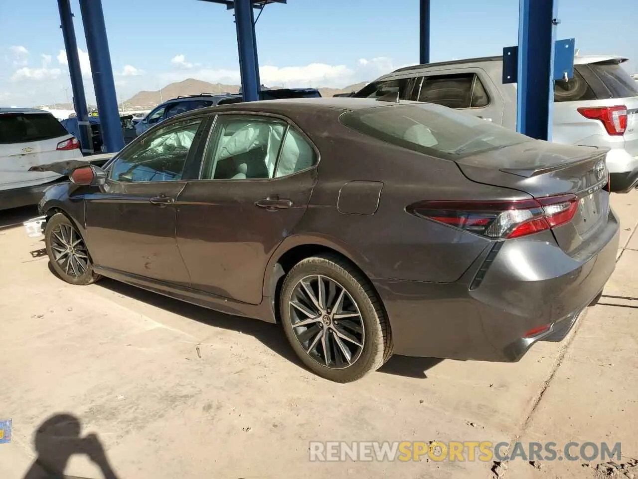 2 Photograph of a damaged car 4T1G11AK2NU670680 TOYOTA CAMRY 2022