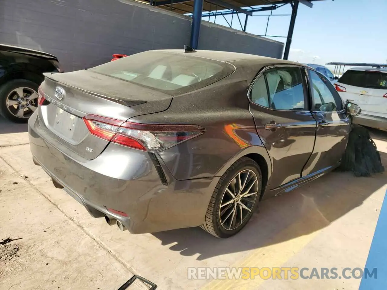 3 Photograph of a damaged car 4T1G11AK2NU670680 TOYOTA CAMRY 2022