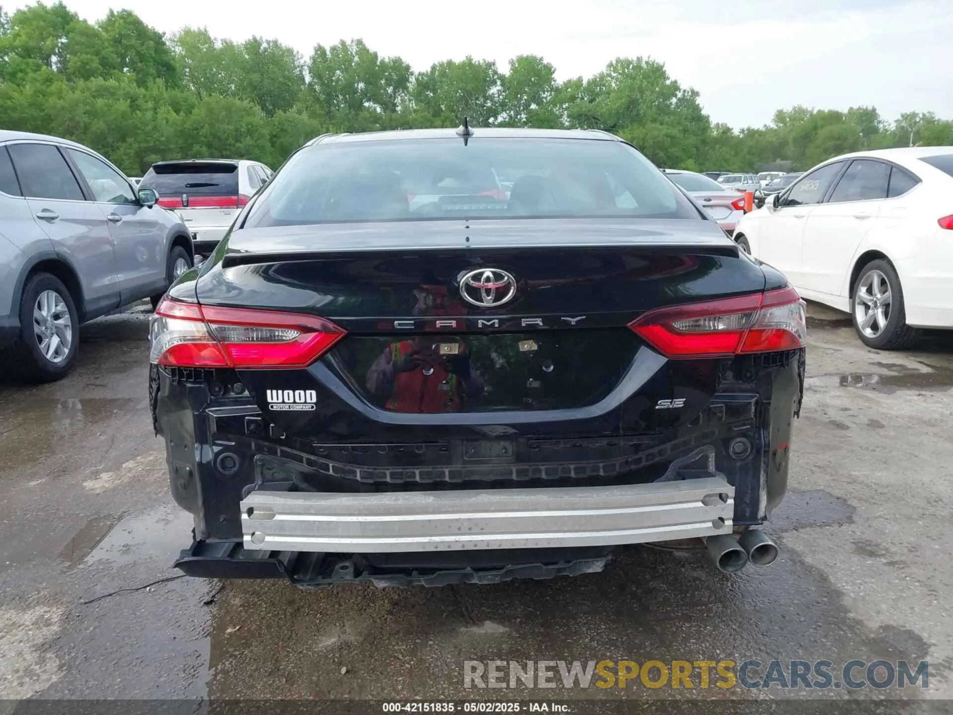 17 Photograph of a damaged car 4T1G11AK2NU687608 TOYOTA CAMRY 2022