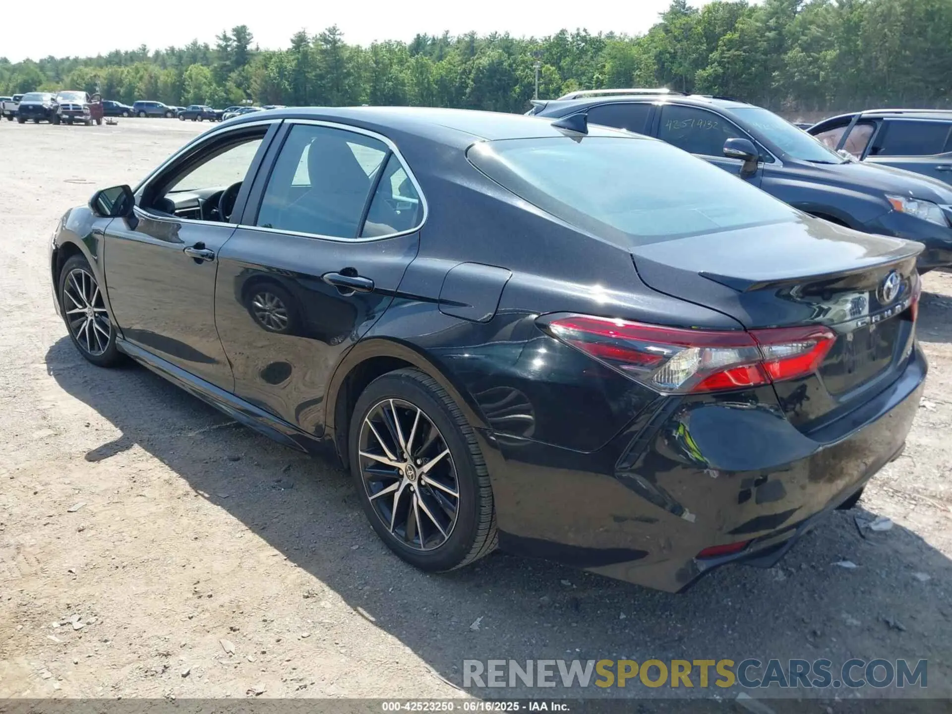 3 Фотография поврежденного автомобиля 4T1G11AK2NU691481 TOYOTA CAMRY 2022