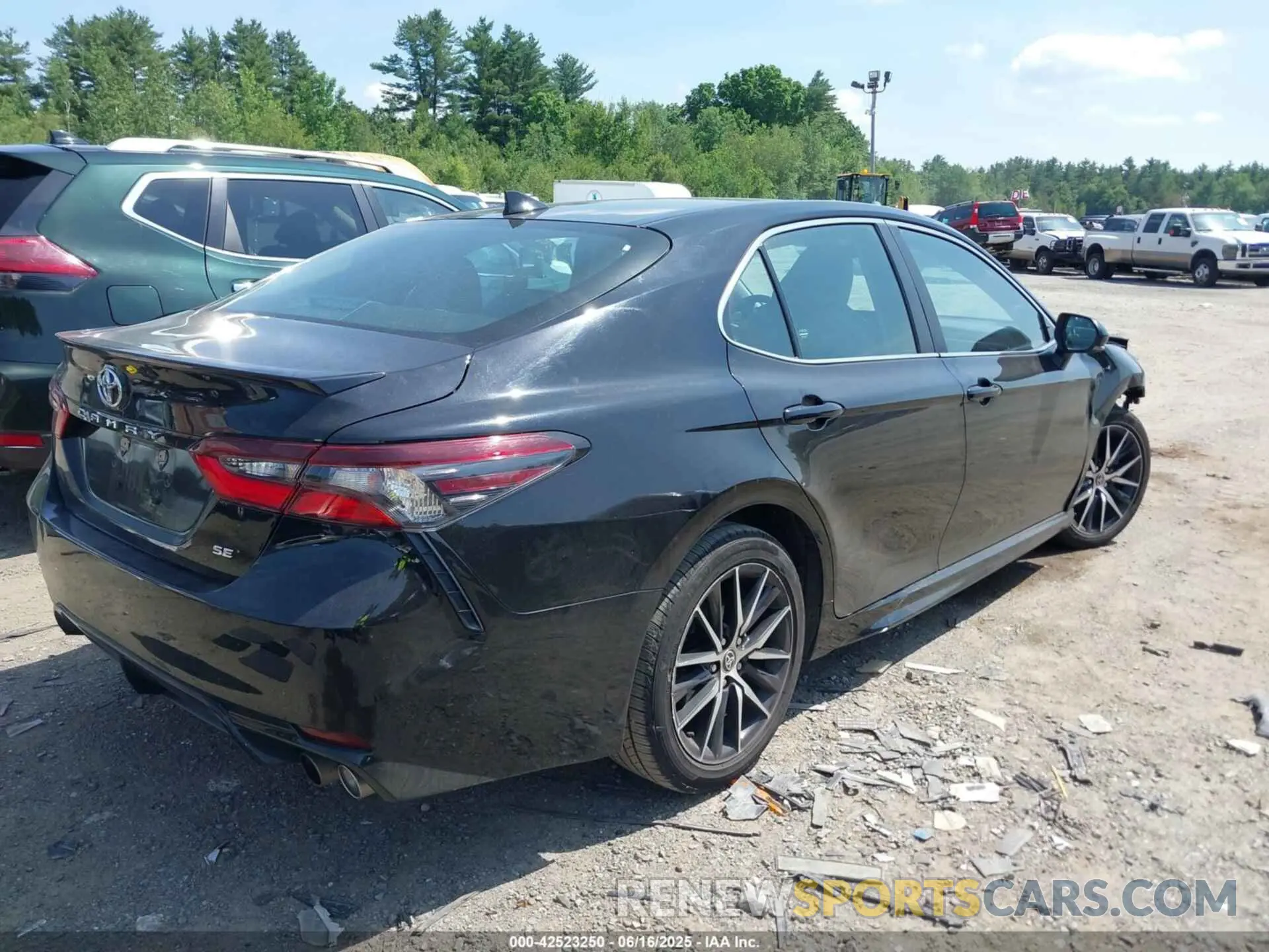 4 Фотография поврежденного автомобиля 4T1G11AK2NU691481 TOYOTA CAMRY 2022