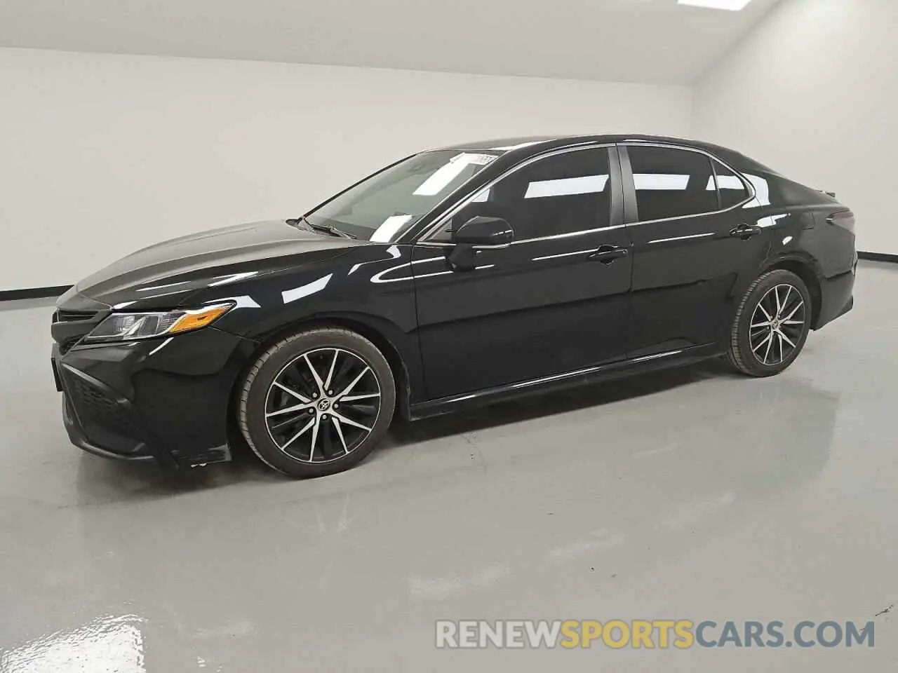 1 Photograph of a damaged car 4T1G11AK2NU698835 TOYOTA CAMRY 2022