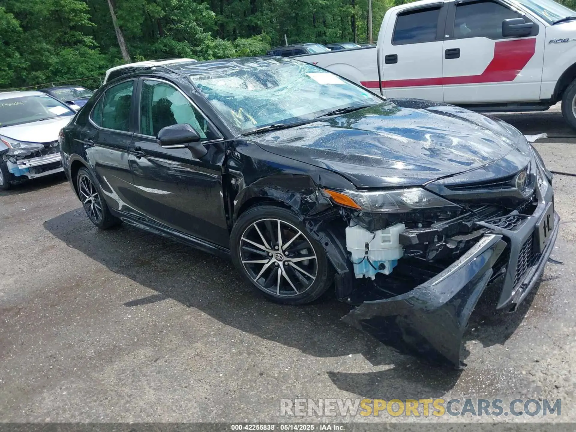 1 Photograph of a damaged car 4T1G11AK2NU709977 TOYOTA CAMRY 2022