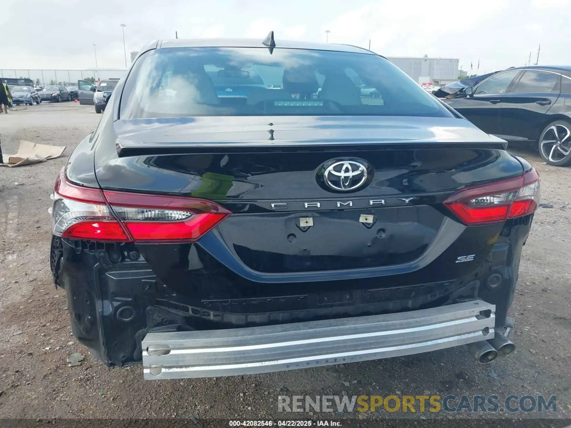 17 Photograph of a damaged car 4T1G11AK2NU711650 TOYOTA CAMRY 2022