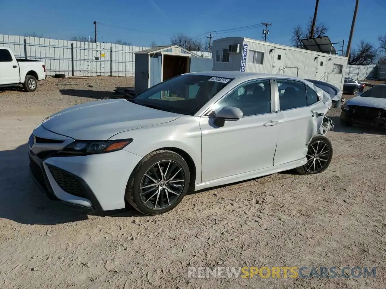 1 Фотография поврежденного автомобиля 4T1G11AK3NU043311 TOYOTA CAMRY 2022