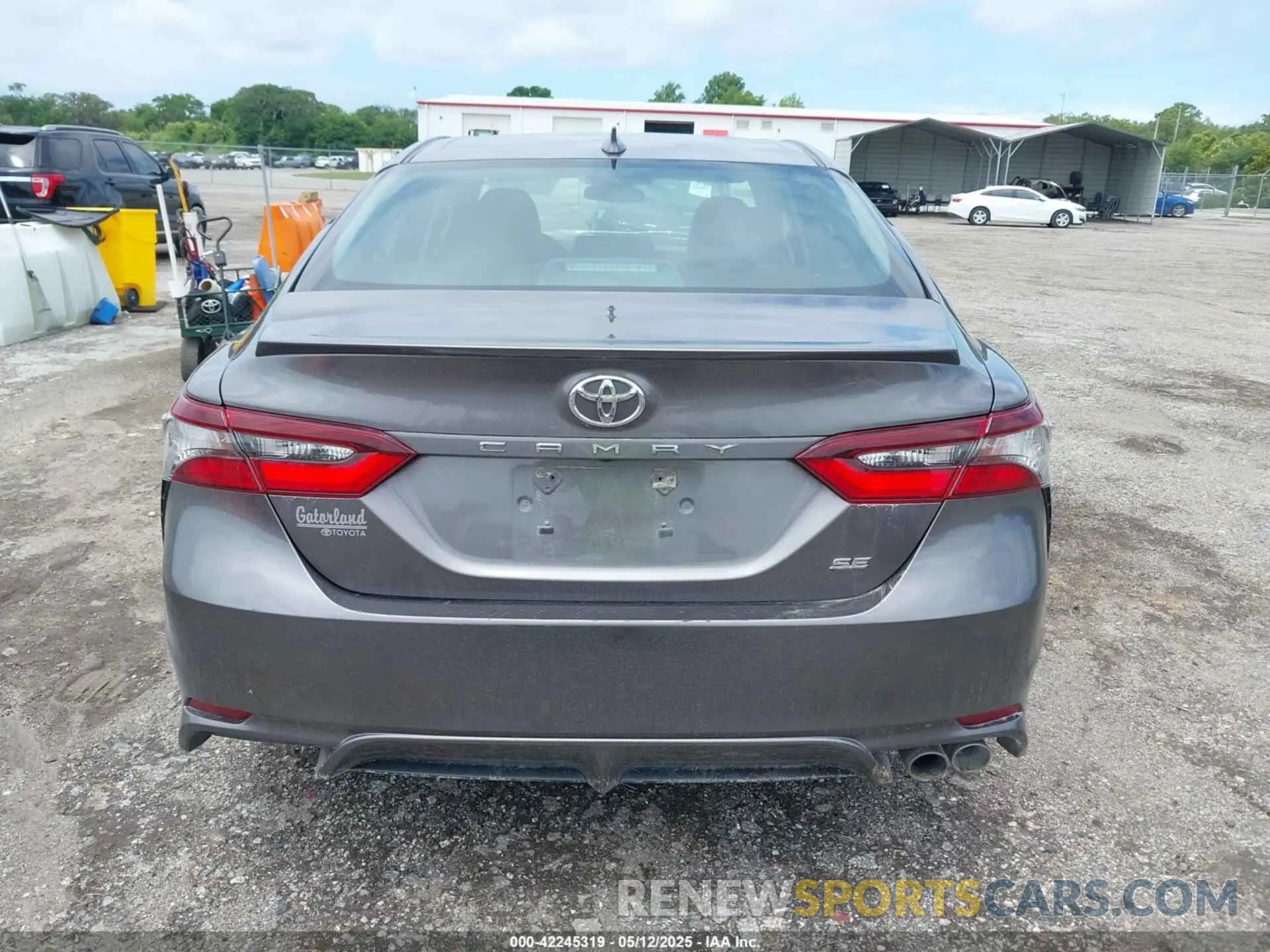 16 Photograph of a damaged car 4T1G11AK3NU622539 TOYOTA CAMRY 2022