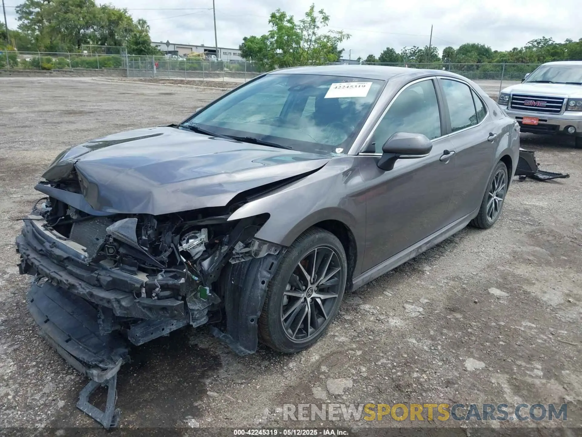 2 Photograph of a damaged car 4T1G11AK3NU622539 TOYOTA CAMRY 2022