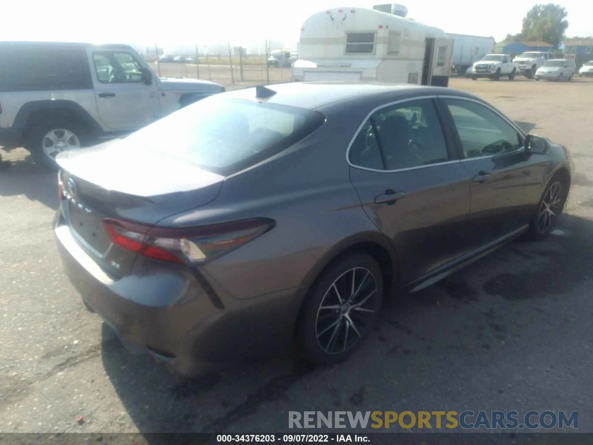 4 Photograph of a damaged car 4T1G11AK3NU622928 TOYOTA CAMRY 2022