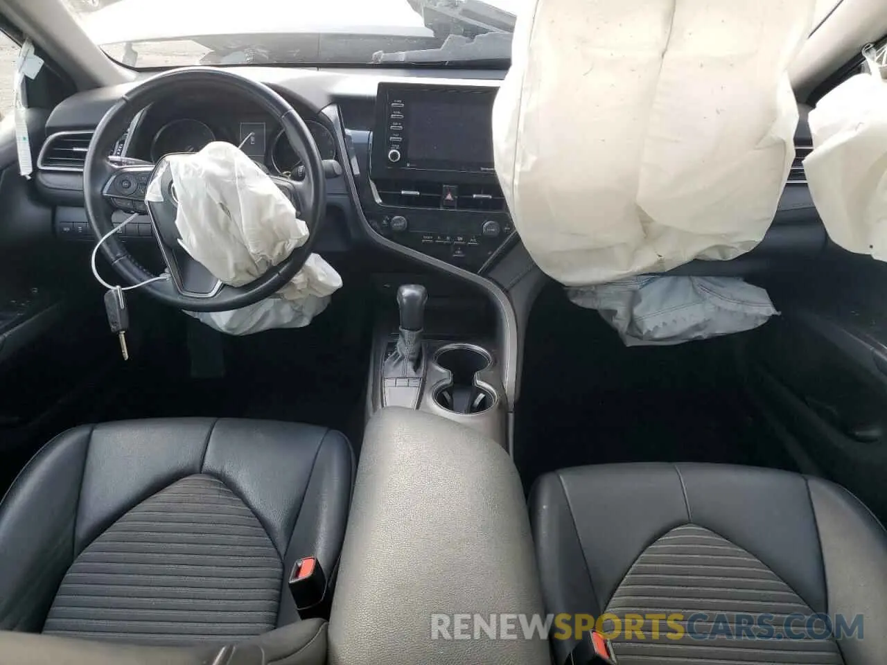 8 Photograph of a damaged car 4T1G11AK3NU631886 TOYOTA CAMRY 2022