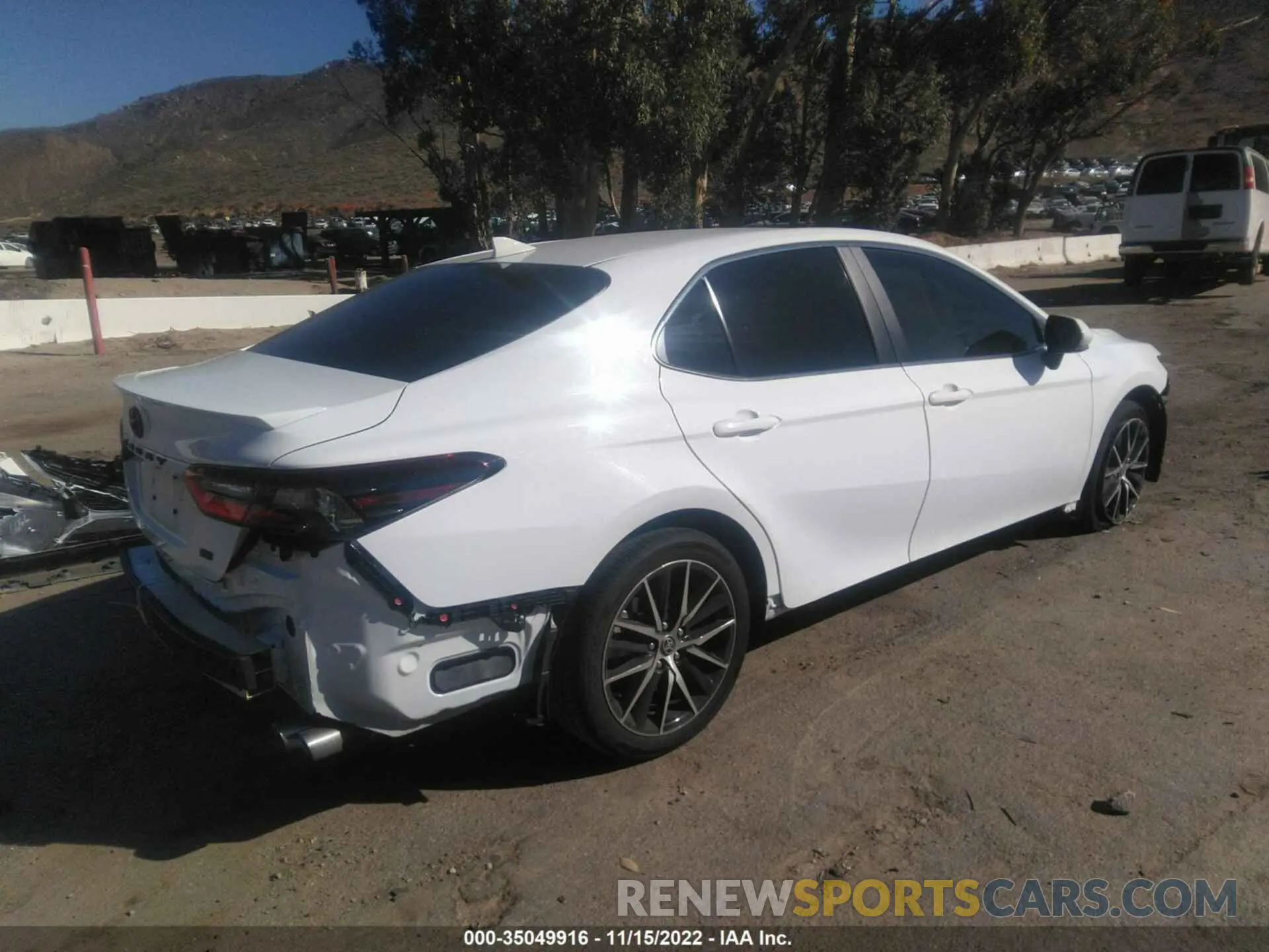 4 Фотография поврежденного автомобиля 4T1G11AK3NU632729 TOYOTA CAMRY 2022