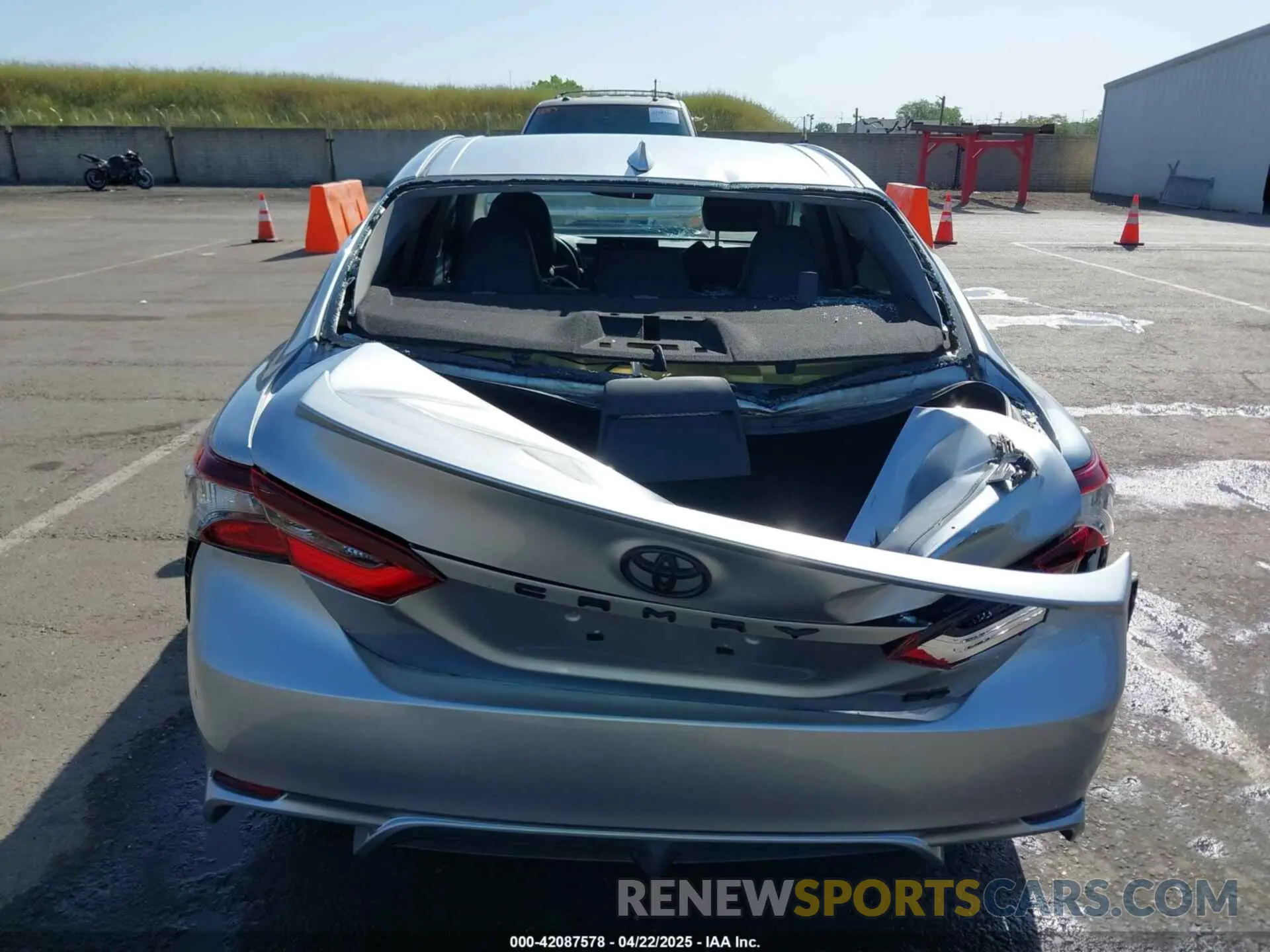 16 Photograph of a damaged car 4T1G11AK3NU638448 TOYOTA CAMRY 2022