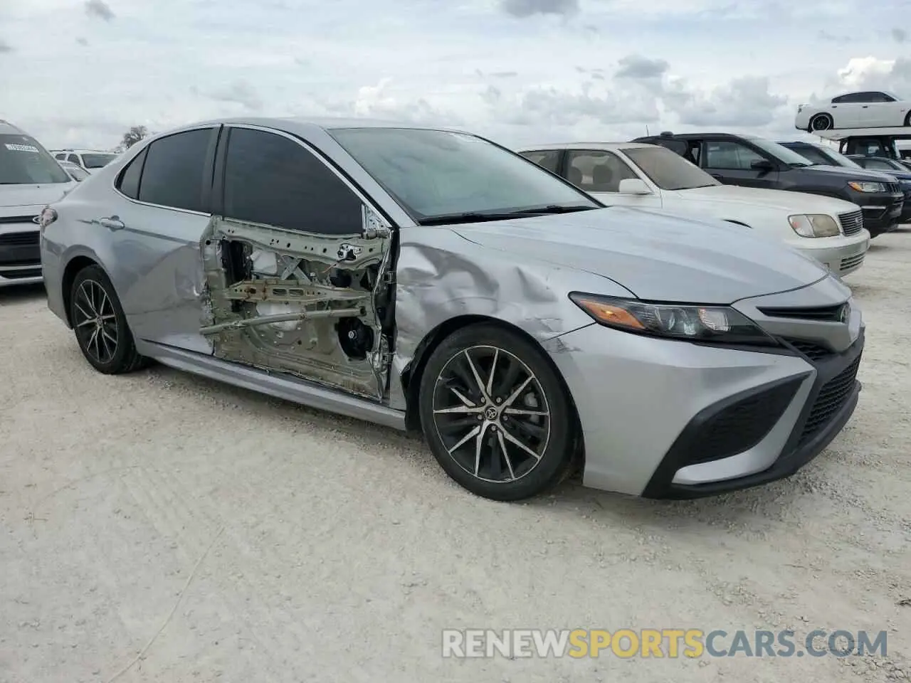 4 Photograph of a damaged car 4T1G11AK3NU646338 TOYOTA CAMRY 2022