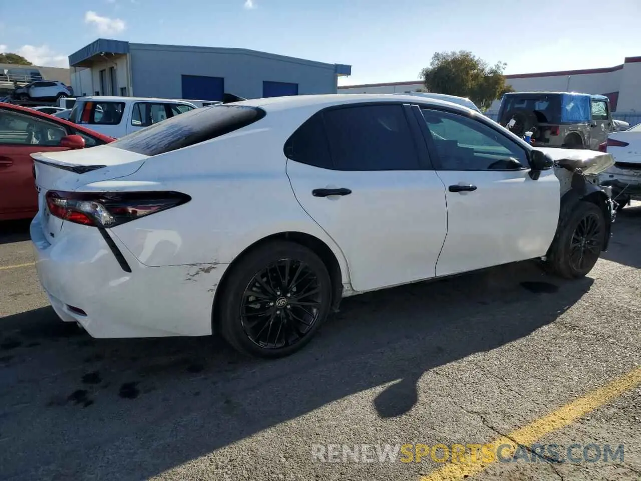 3 Фотография поврежденного автомобиля 4T1G11AK4NU027084 TOYOTA CAMRY 2022