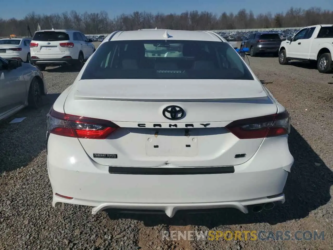 6 Photograph of a damaged car 4T1G11AK4NU039204 TOYOTA CAMRY 2022
