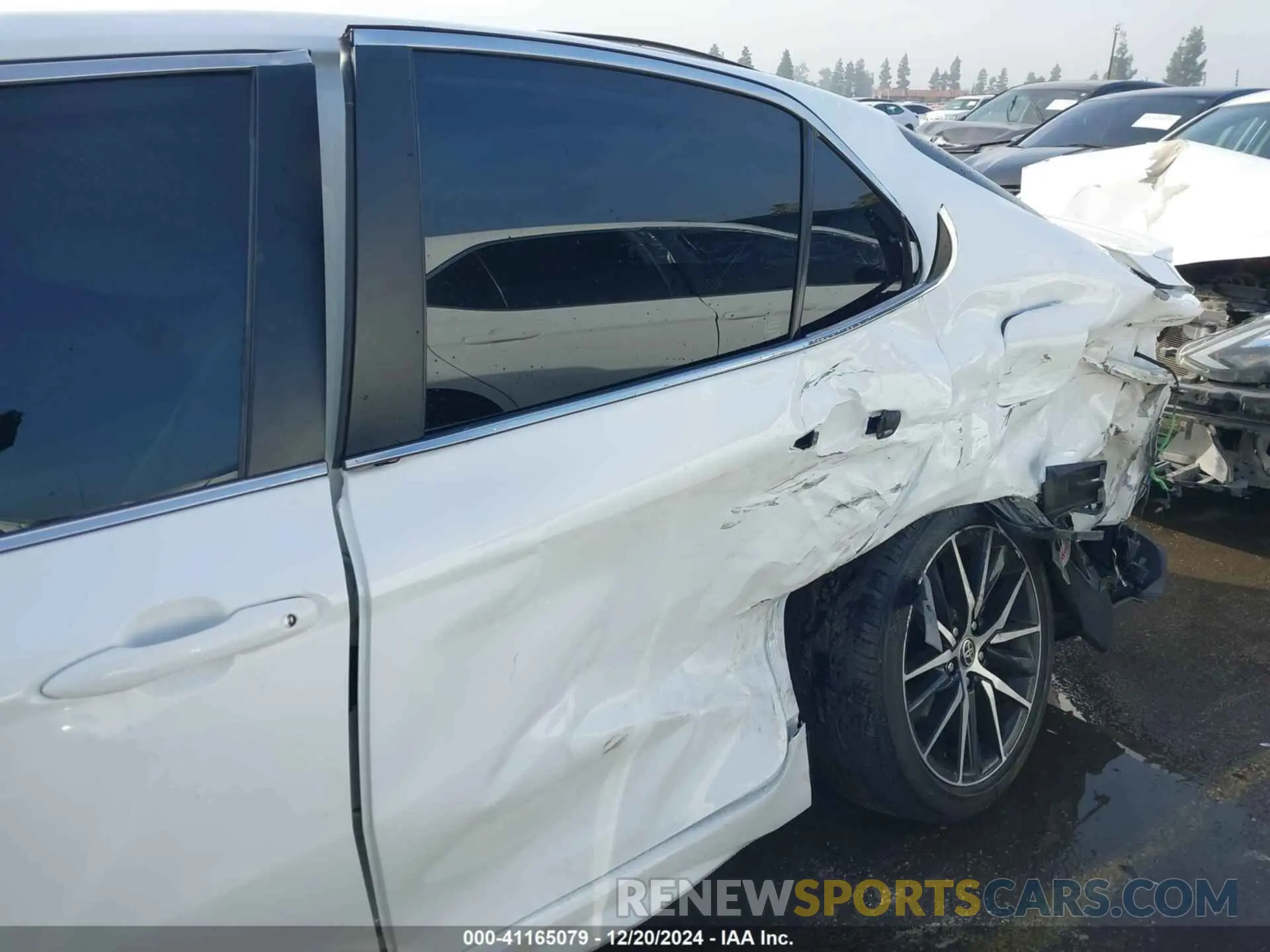 19 Photograph of a damaged car 4T1G11AK4NU050817 TOYOTA CAMRY 2022