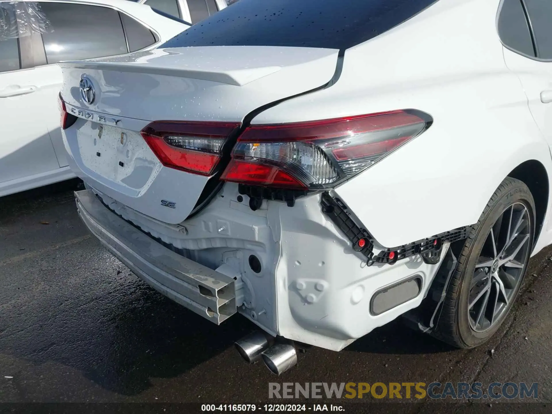 21 Photograph of a damaged car 4T1G11AK4NU050817 TOYOTA CAMRY 2022