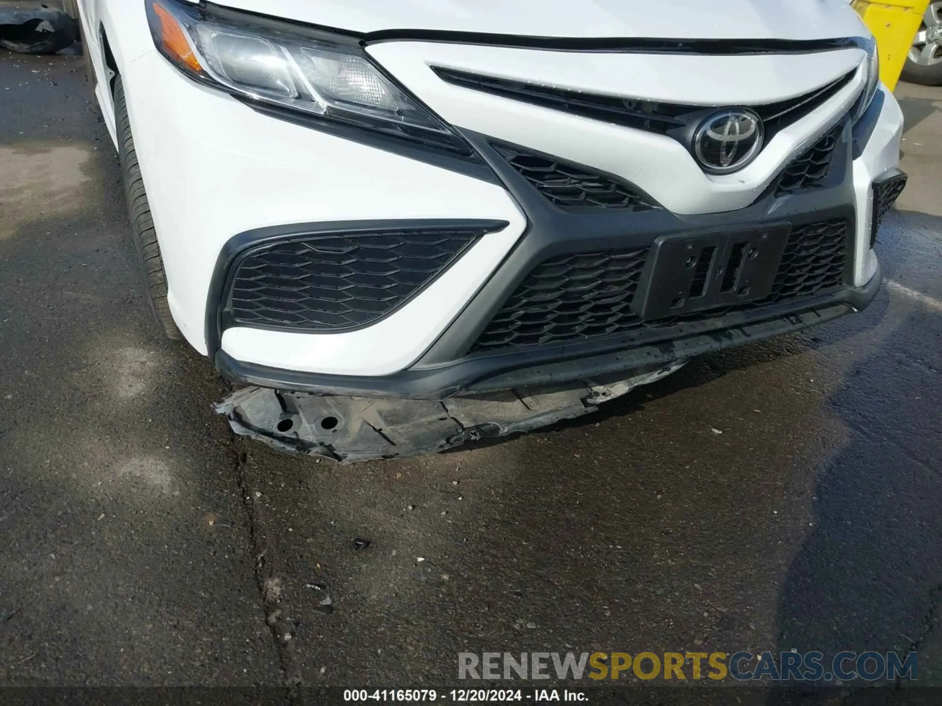 22 Photograph of a damaged car 4T1G11AK4NU050817 TOYOTA CAMRY 2022