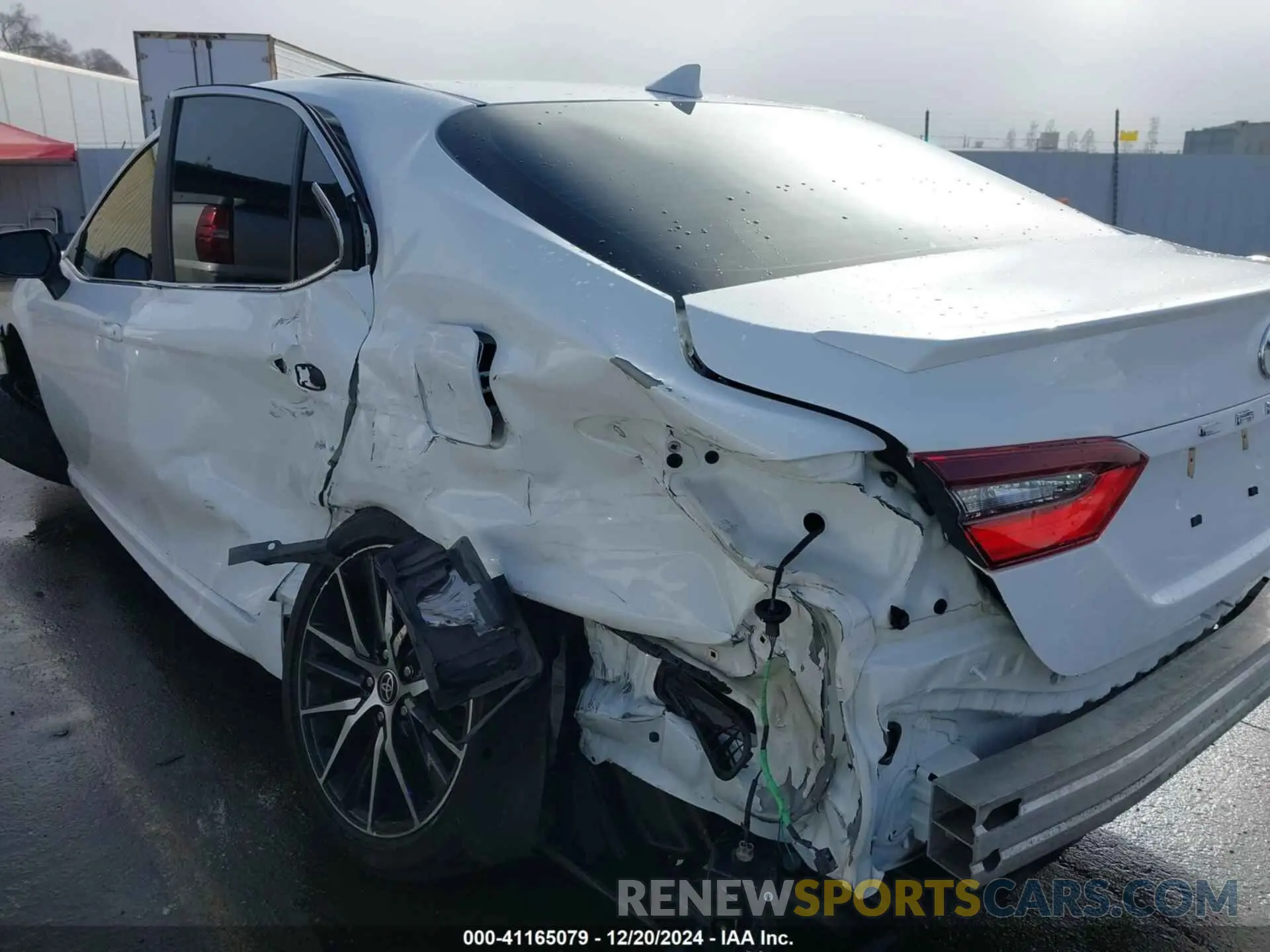 6 Photograph of a damaged car 4T1G11AK4NU050817 TOYOTA CAMRY 2022