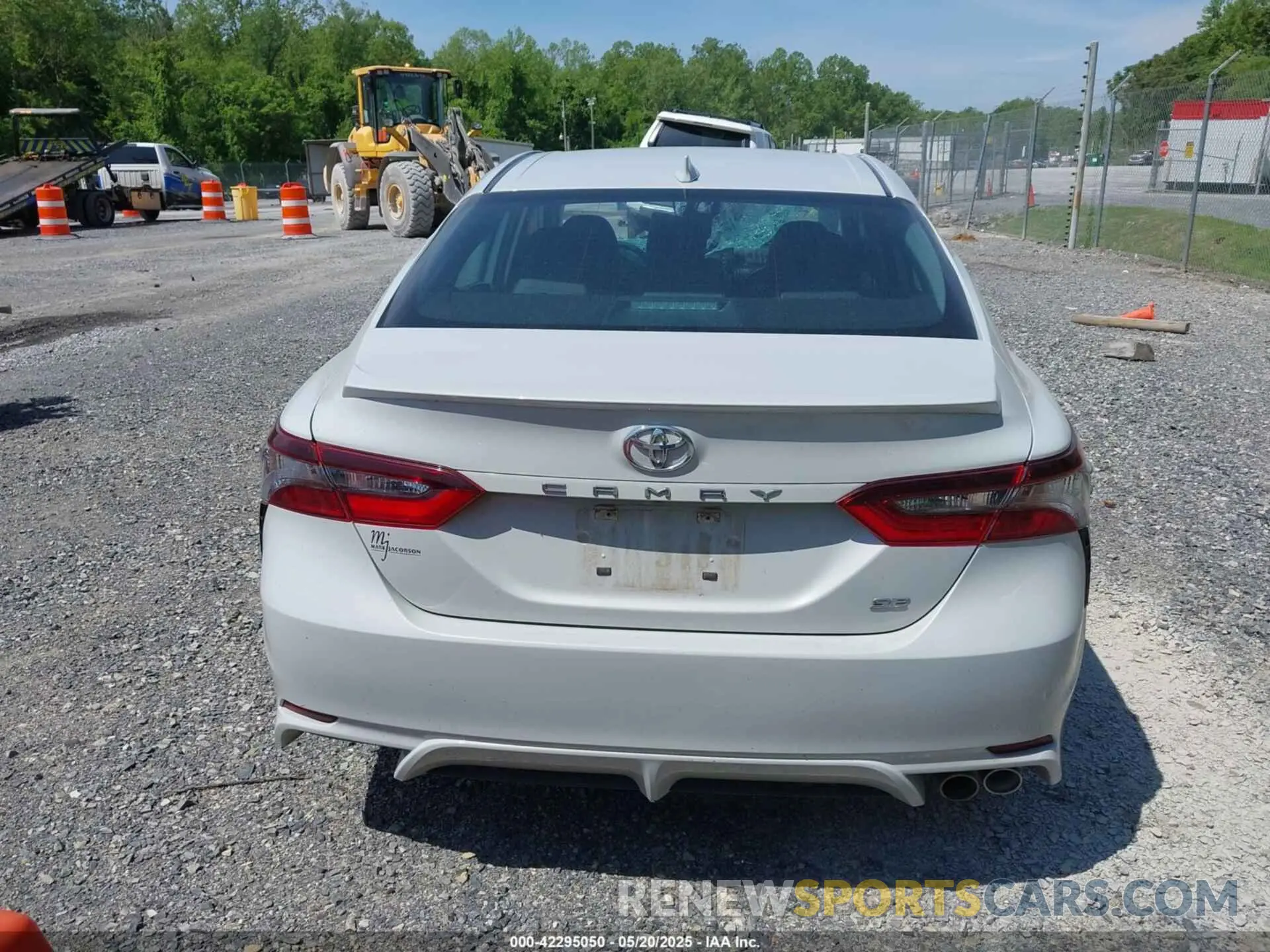 17 Фотография поврежденного автомобиля 4T1G11AK4NU063700 TOYOTA CAMRY 2022