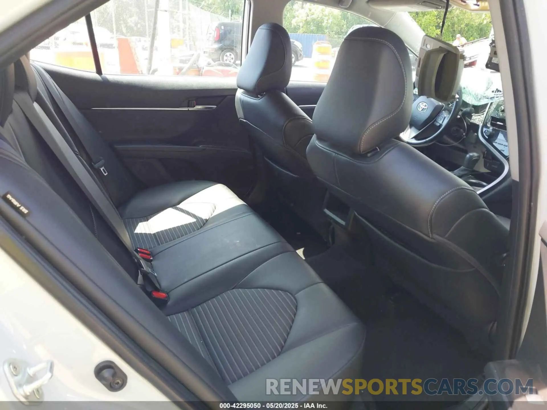 8 Фотография поврежденного автомобиля 4T1G11AK4NU063700 TOYOTA CAMRY 2022