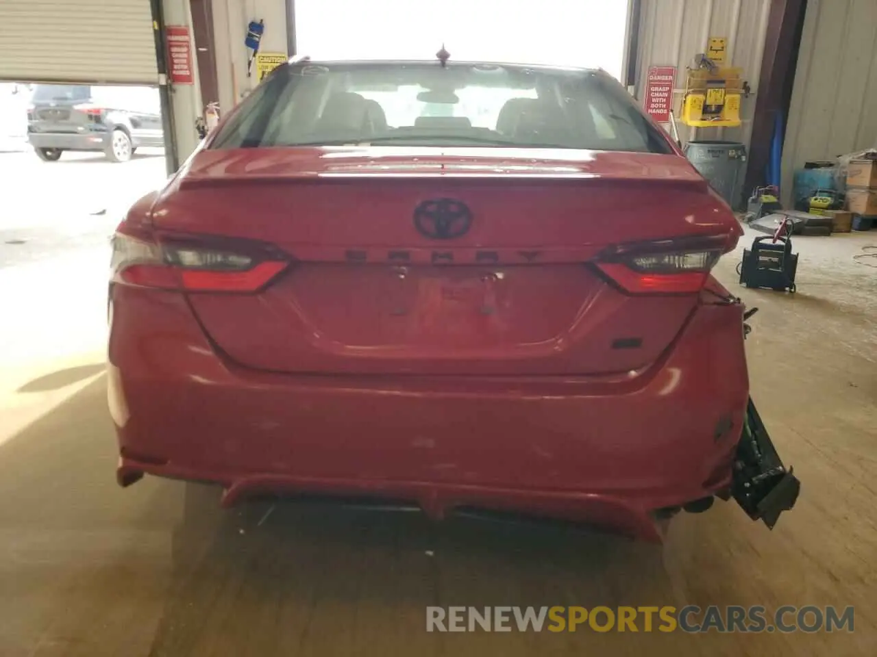 6 Photograph of a damaged car 4T1G11AK4NU070761 TOYOTA CAMRY 2022